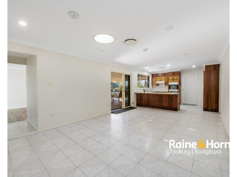 9 Twin Lakes Drive, Lake Haven NSW 2263