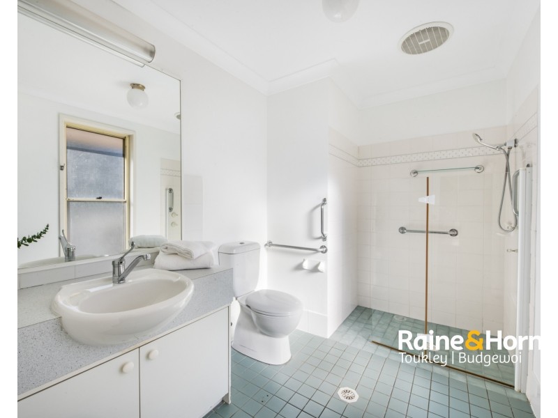 9 Twin Lakes Drive, Lake Haven NSW 2263