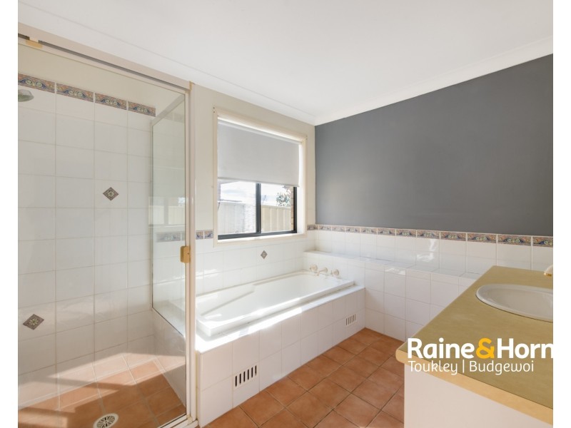 77 Mountain View Drive, Woongarrah NSW 2259