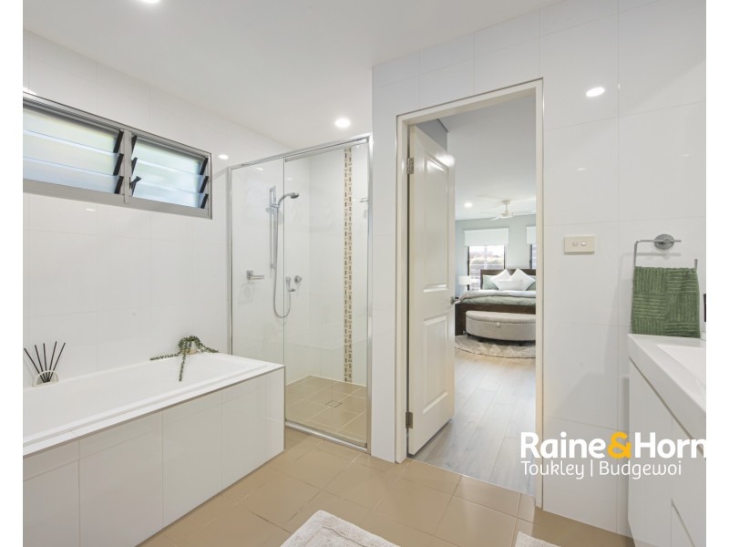 26 Lake Street, Wyee Point NSW 2259