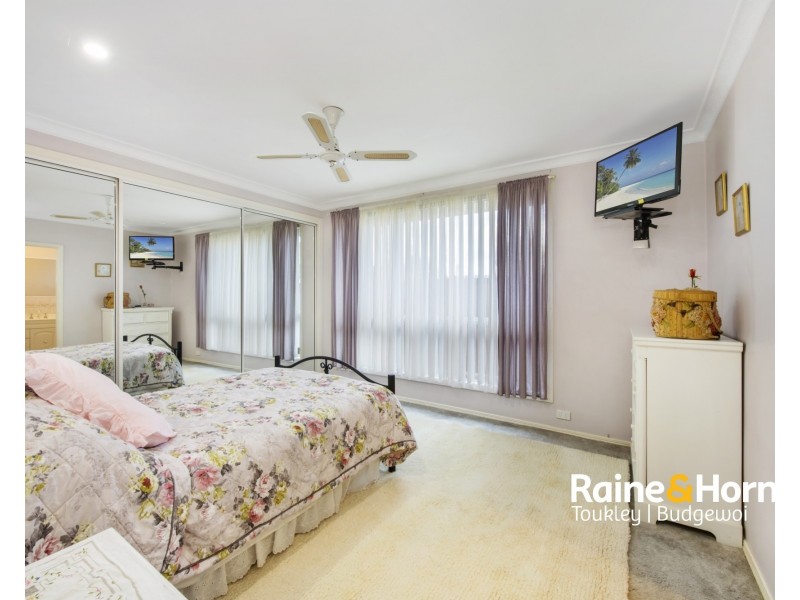 29 Lake Haven Drive, Lake Haven NSW 2263