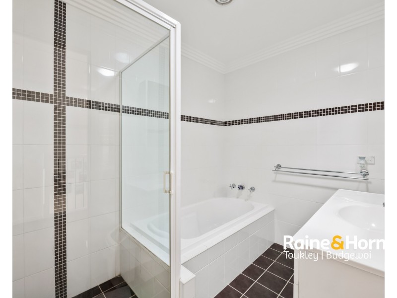 2/12 Lawson Street, Norah Head NSW 2263