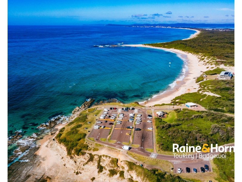 2/12 Lawson Street, Norah Head NSW 2263