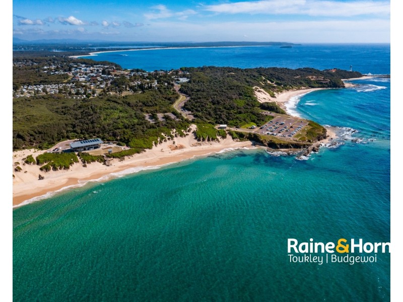 2/12 Lawson Street, Norah Head NSW 2263