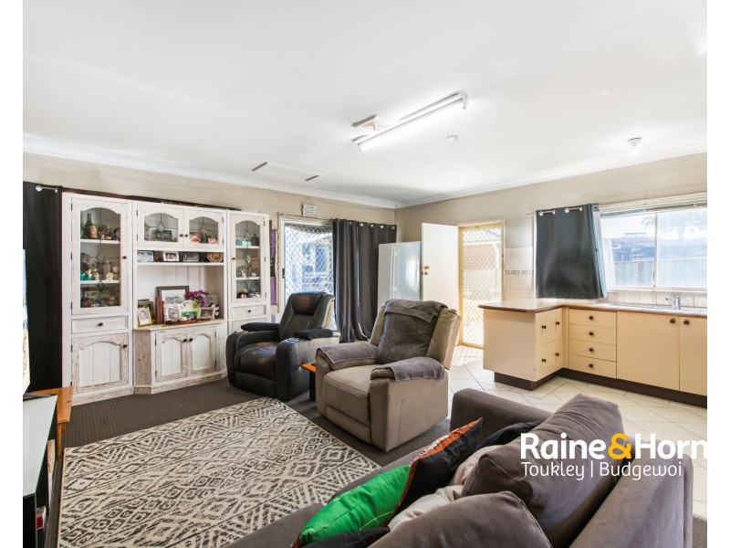 13 Coonanga Avenue, Budgewoi NSW 2262