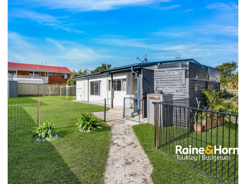13 Coonanga Avenue, Budgewoi NSW 2262