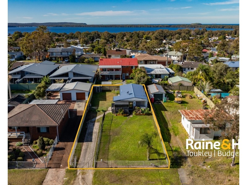 13 Coonanga Avenue, Budgewoi NSW 2262