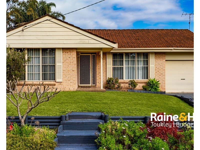 130 Elizabeth Bay Drive, Lake Munmorah NSW 2259