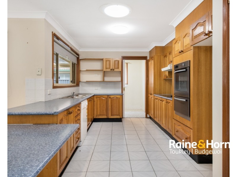 130 Elizabeth Bay Drive, Lake Munmorah NSW 2259