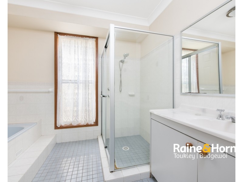 130 Elizabeth Bay Drive, Lake Munmorah NSW 2259