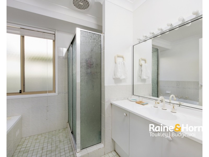 27 Tenth Avenue, Budgewoi NSW 2262