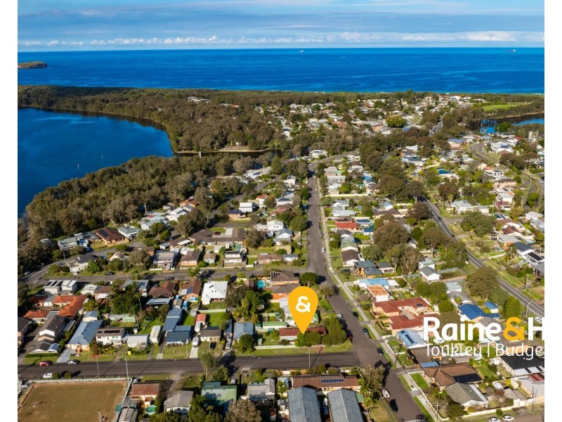 27 Tenth Avenue, Budgewoi NSW 2262