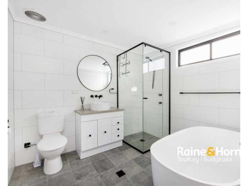 48 McKellar Boulevard, Blue Haven NSW 2262