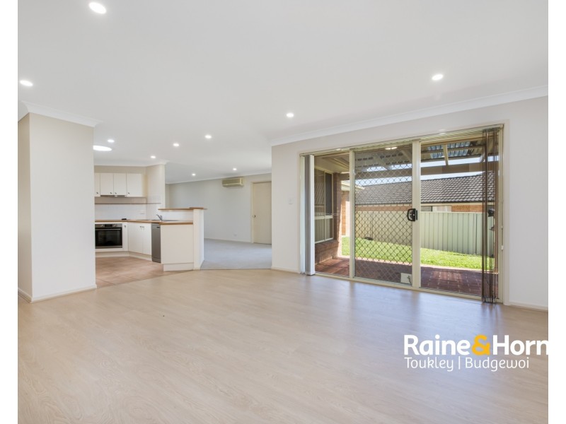 24 Greenhaven Circuit, Woongarrah NSW 2259