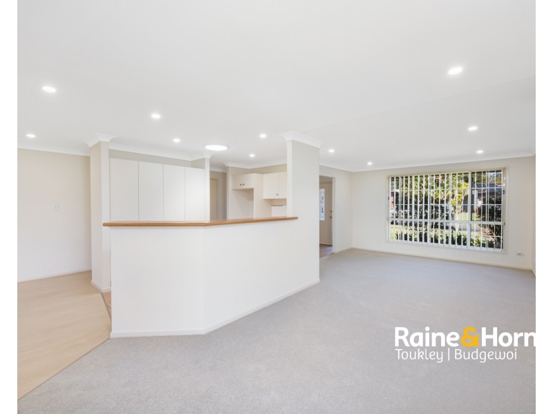 24 Greenhaven Circuit, Woongarrah NSW 2259