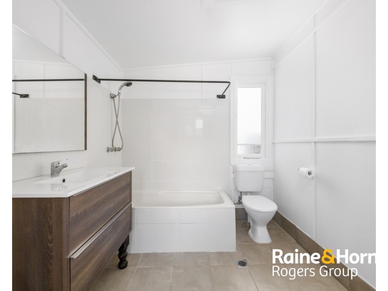 11 Ninth Avenue, Toukley NSW 2263