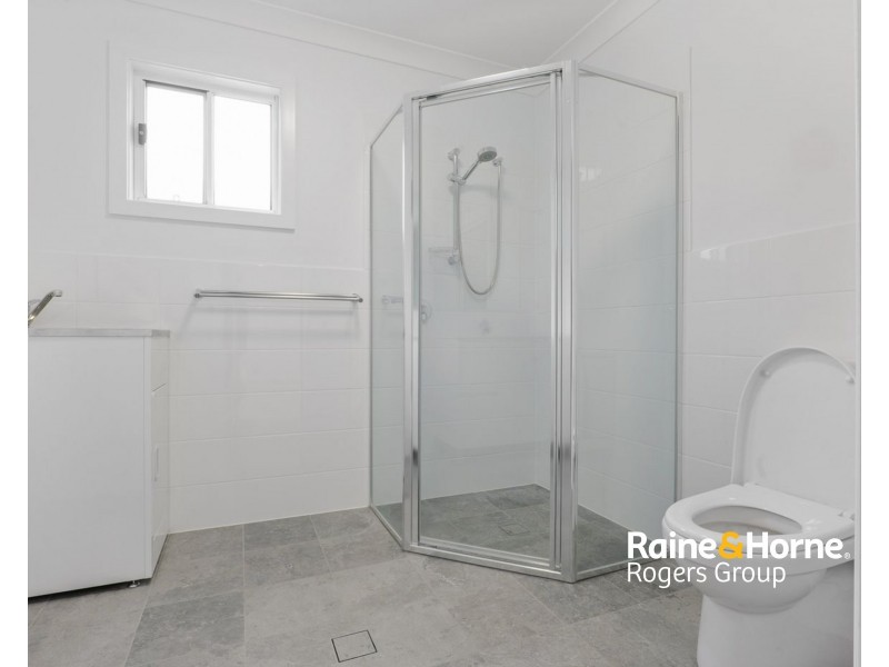 4a Lakeshore Avenue, Kingfisher Shores NSW 2259