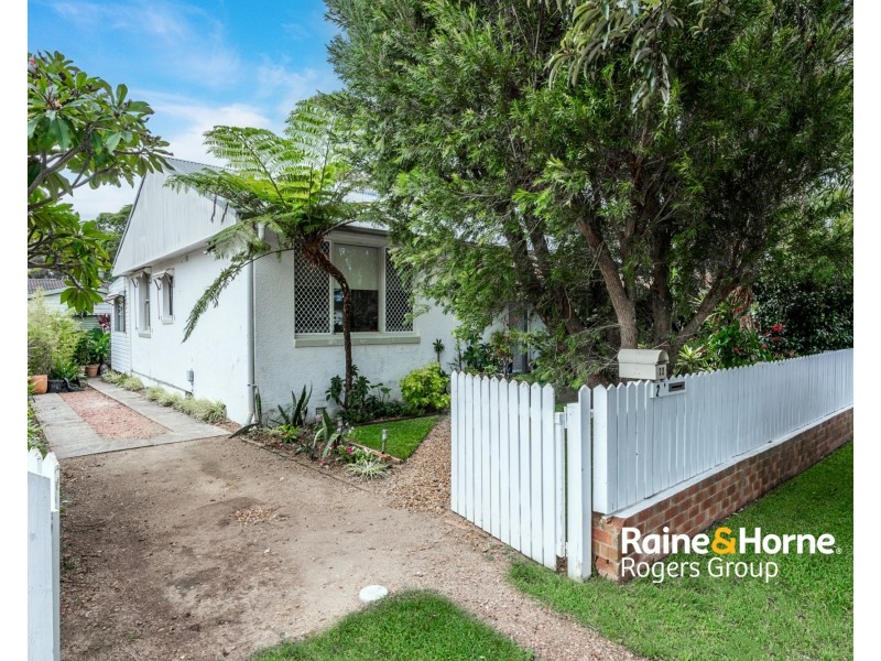 22 Wallis Avenue, Canton Beach NSW 2263