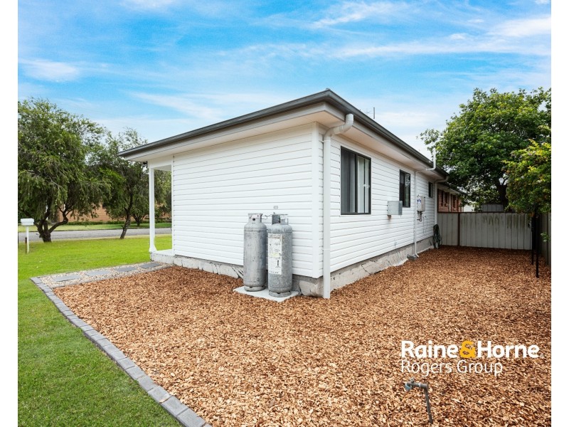 17A Tenth Ave, Budgewoi NSW 2262