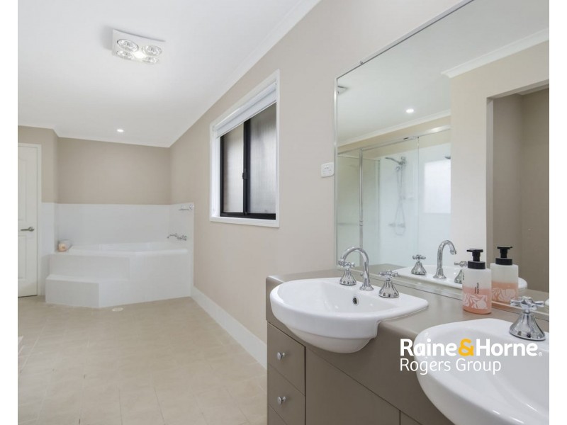 10 Lily Lane, Woongarrah NSW 2259