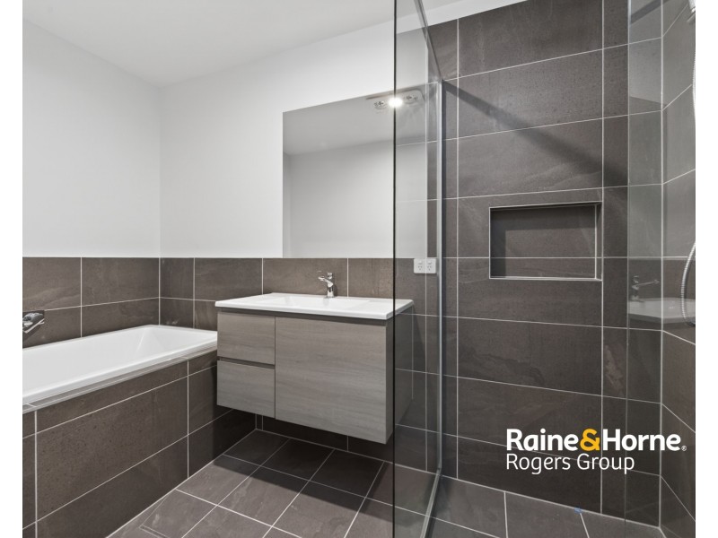 18B Turnock Drive, Cameron Park NSW 2285