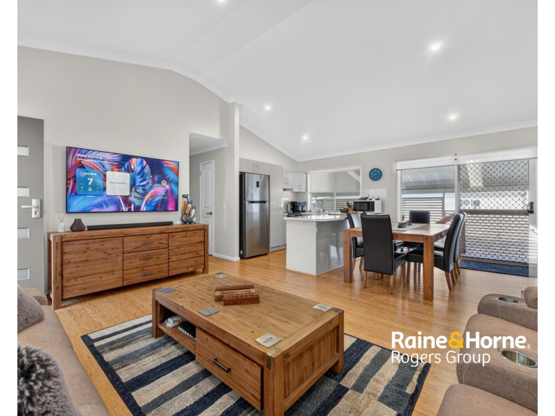 414/25 Mulloway Road, Chain Valley Bay NSW 2259