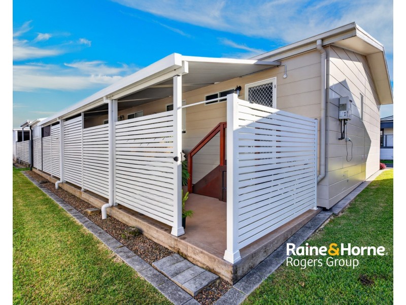 414/25 Mulloway Road, Chain Valley Bay NSW 2259