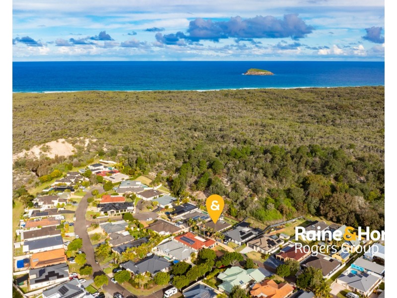 4 Spinnaker Place, Lake Munmorah NSW 2259