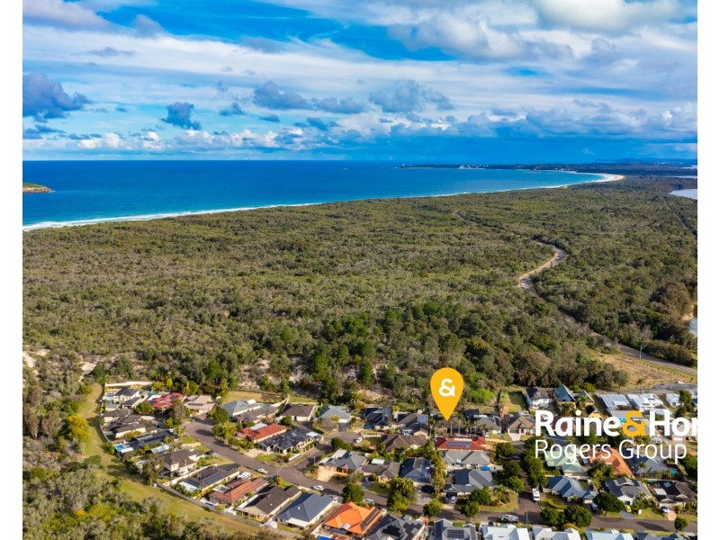 4 Spinnaker Place, Lake Munmorah NSW 2259