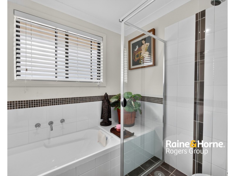 1/10 Harry Close, Blue Haven NSW 2262