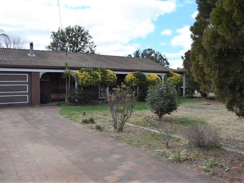 62 Montefiores Street, Wellington NSW 2820