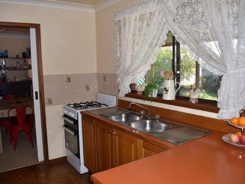 62 Montefiores Street, Wellington NSW 2820