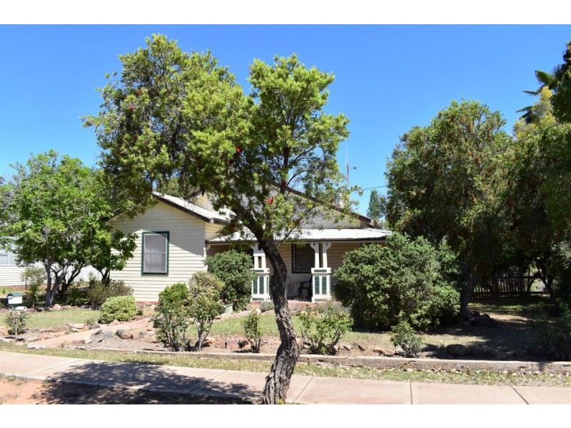 7 Montefiores Street, Wellington NSW 2820