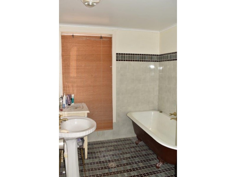 7 Montefiores Street, Wellington NSW 2820