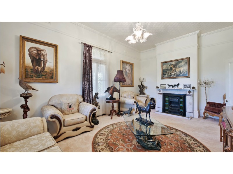110 Warne Street, Wellington NSW 2820