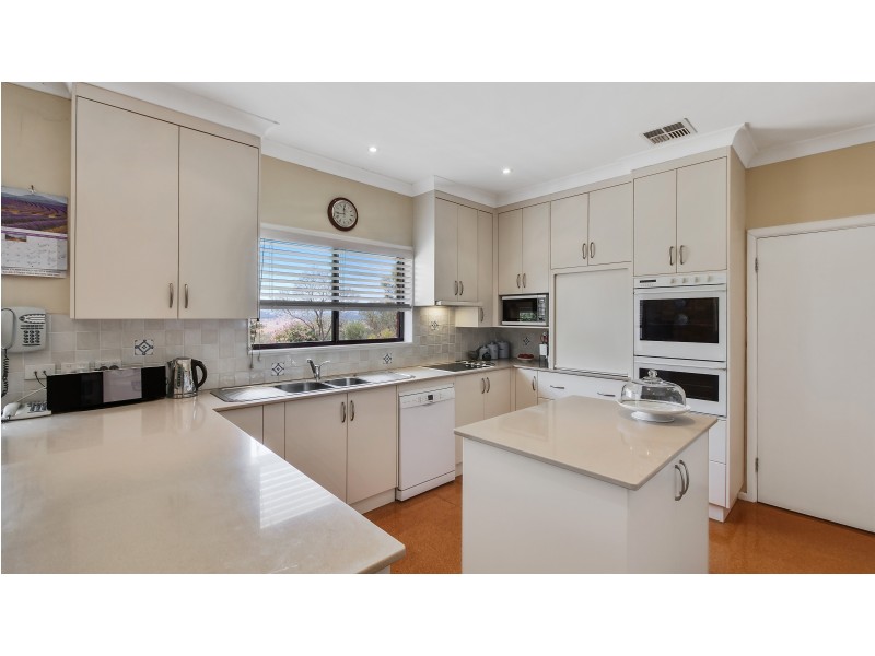 8757 Burrendong Way, Wellington NSW 2820