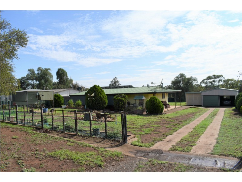14 Railway Parade, Mumbil NSW 2820