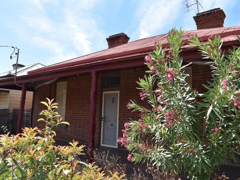 90 Maughan Street, Wellington NSW 2820