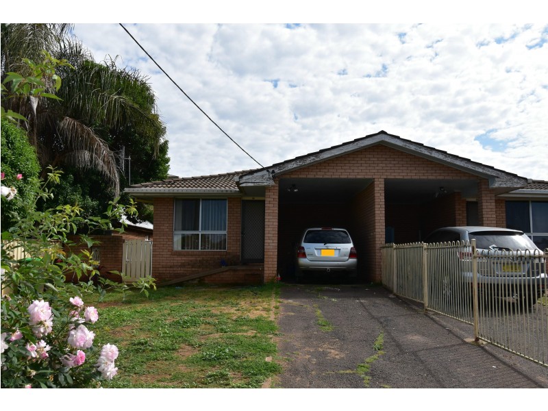 2 & 4 Simpson Lane, Wellington NSW 2820