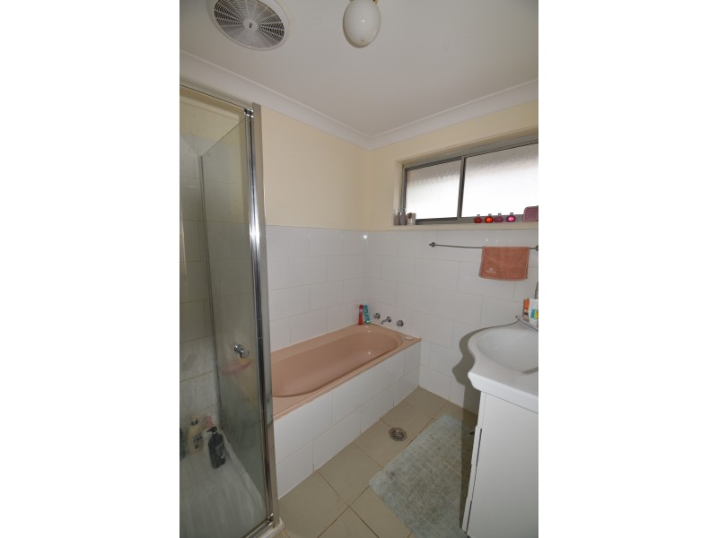 2 & 4 Simpson Lane, Wellington NSW 2820