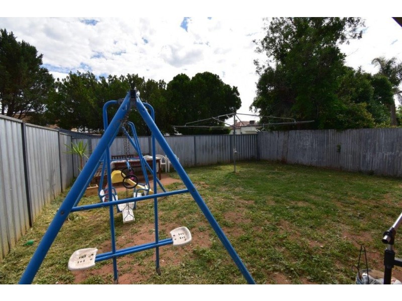 2 & 4 Simpson Lane, Wellington NSW 2820