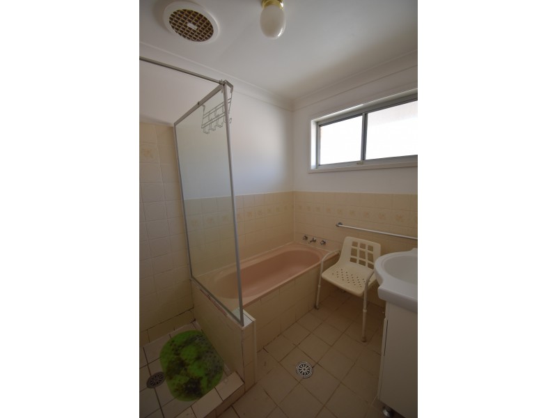 2 & 4 Simpson Lane, Wellington NSW 2820