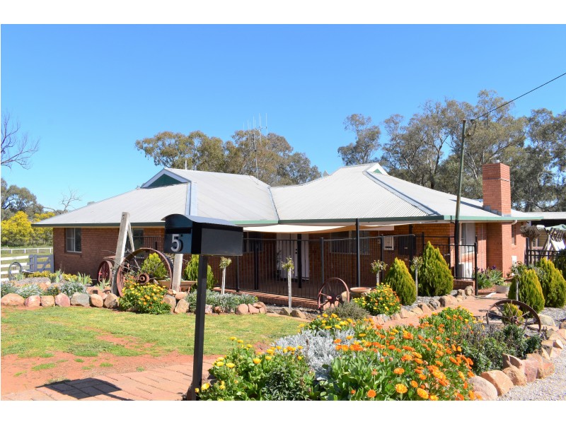 5-9 Bell Street, Yeoval NSW 2868