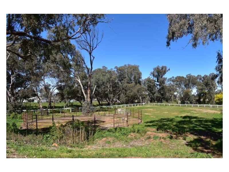 5-9 Bell Street Yeoval via, Wellington NSW 2820