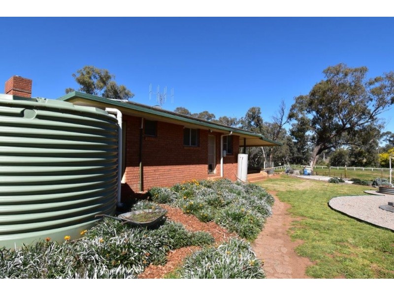 5-9 Bell Street Yeoval via, Wellington NSW 2820