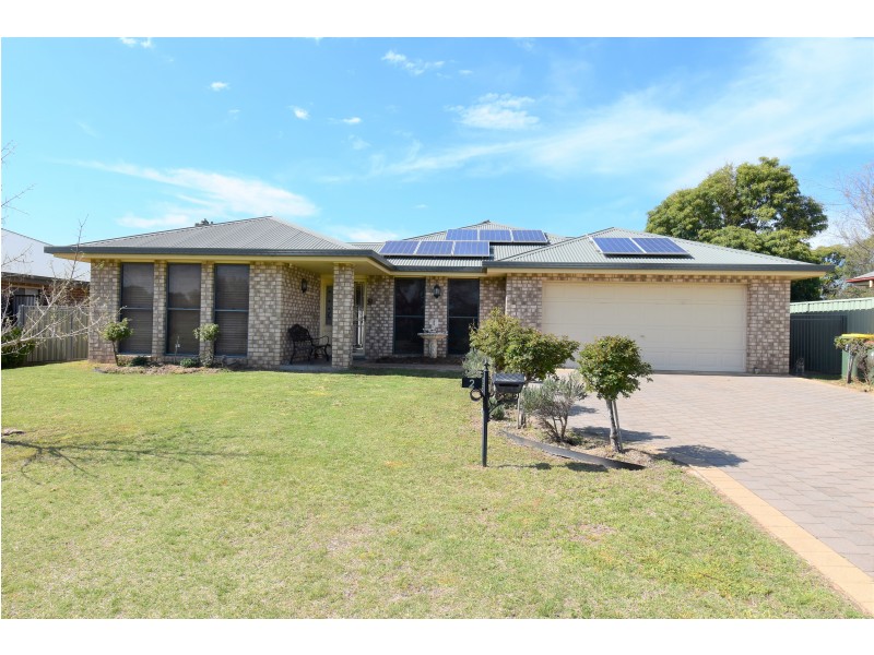 2 Casuarina Close, Wellington NSW 2820