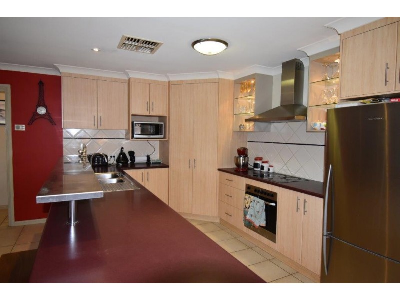 2 Casuarina Close, Wellington NSW 2820