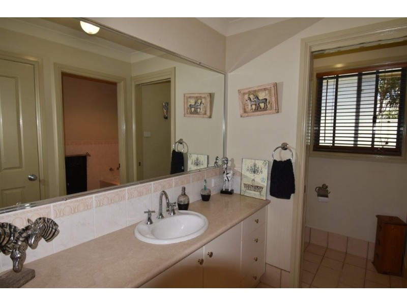 2 Casuarina Close, Wellington NSW 2820