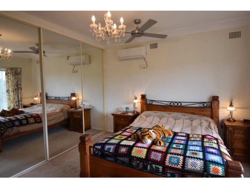 11 Riverview Avenue, Wellington NSW 2820