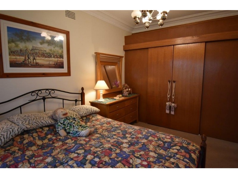 11 Riverview Avenue, Wellington NSW 2820